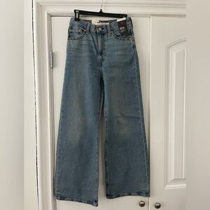 NWT Levi’s Women’s Light Blue Ribcage Wide Leg Jeans sz 26x30